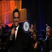 STAGE TUBE: Jackson and Krakowski Sing 30 ROCK Theme Song